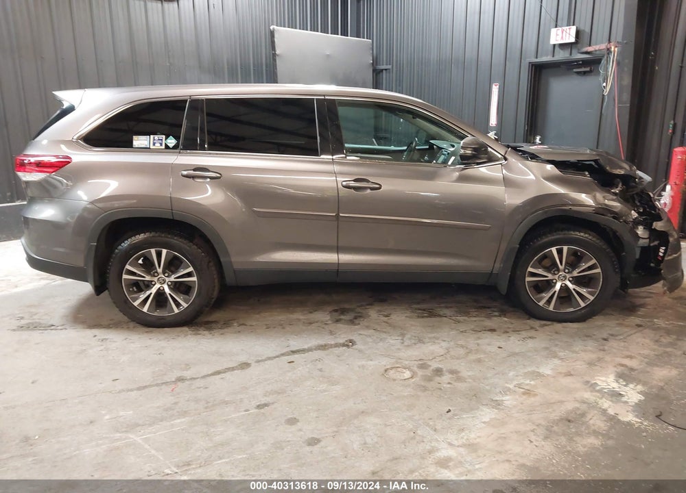 2019 TOYOTA HIGHLANDER LE VIN: 5TDBZRFHXKS995600