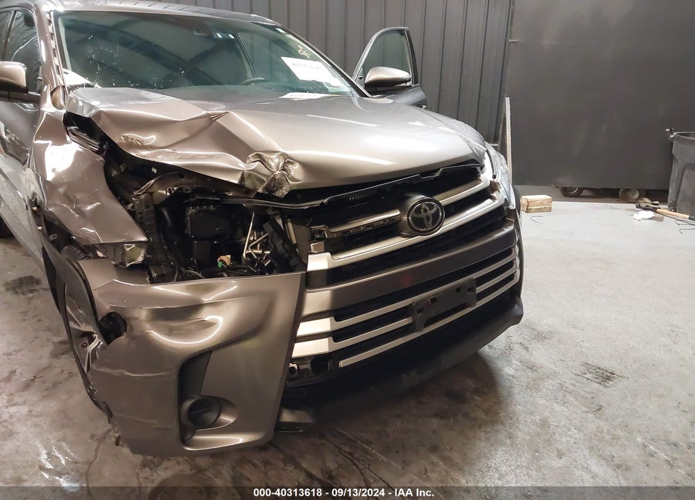 2019 TOYOTA HIGHLANDER LE VIN: 5TDBZRFHXKS995600