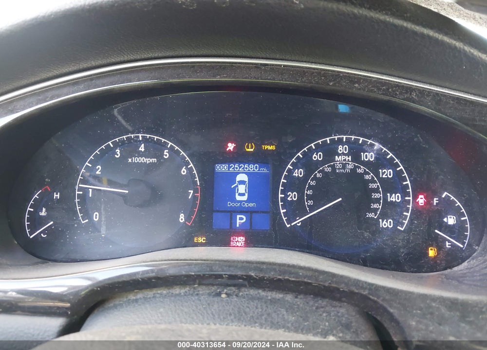 2013 HYUNDAI GENESIS 3.8 VIN: KMHGC4DD4DU251673