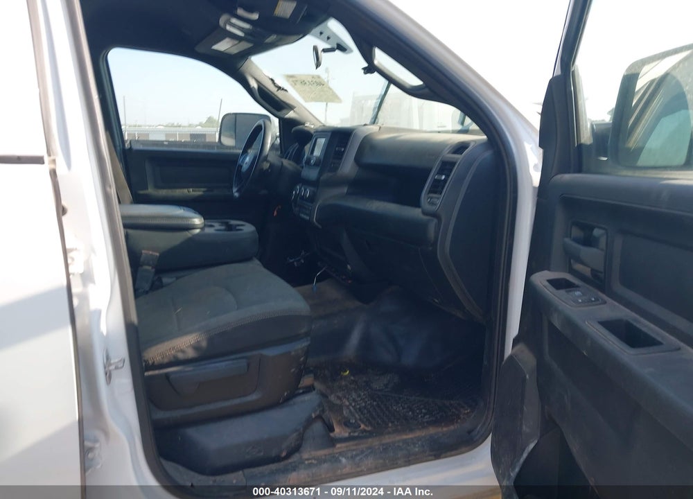 2022 RAM 2500 TRADESMAN 4X4 8' BOX VIN: 3C6UR5HJ7NG251545