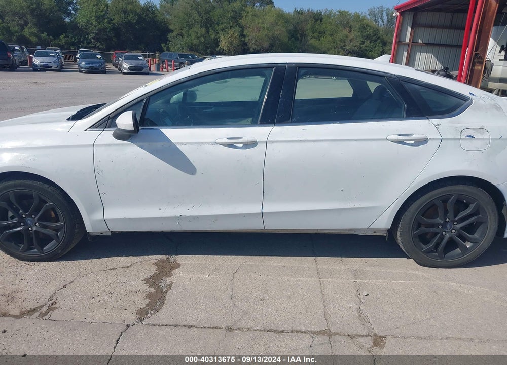 2019 FORD FUSION SE VIN: 3FA6P0HD4KR127307