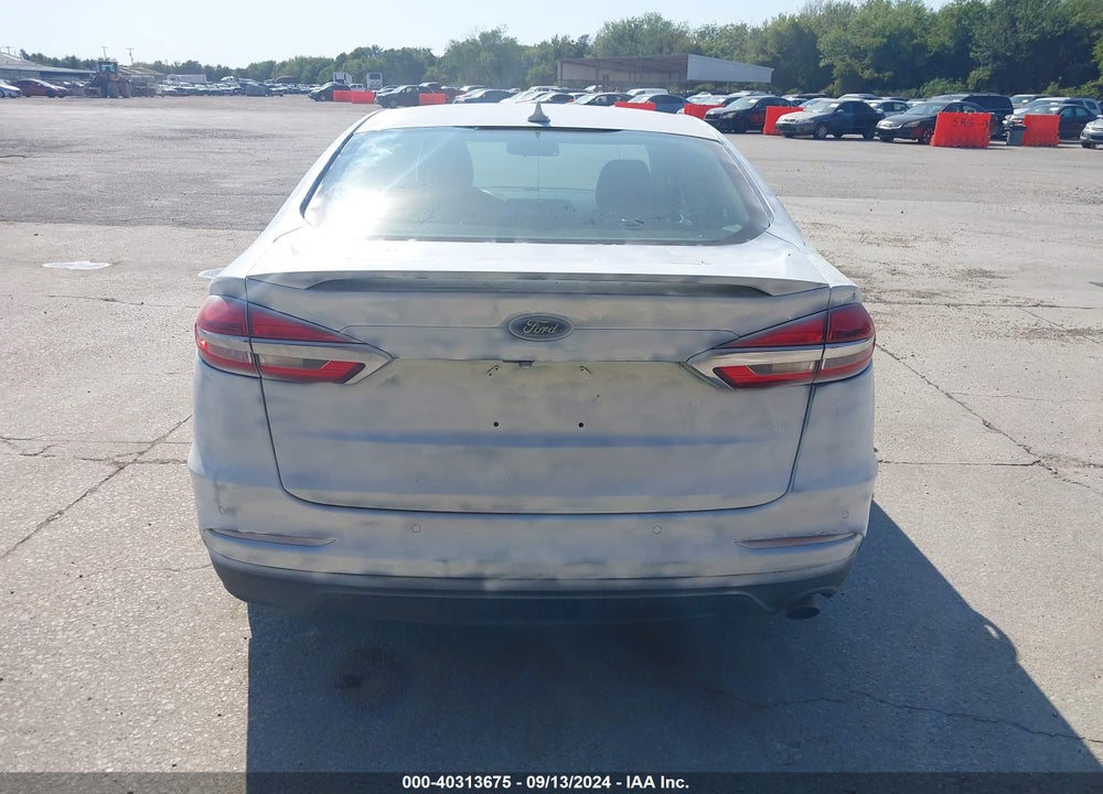 2019 FORD FUSION SE VIN: 3FA6P0HD4KR127307