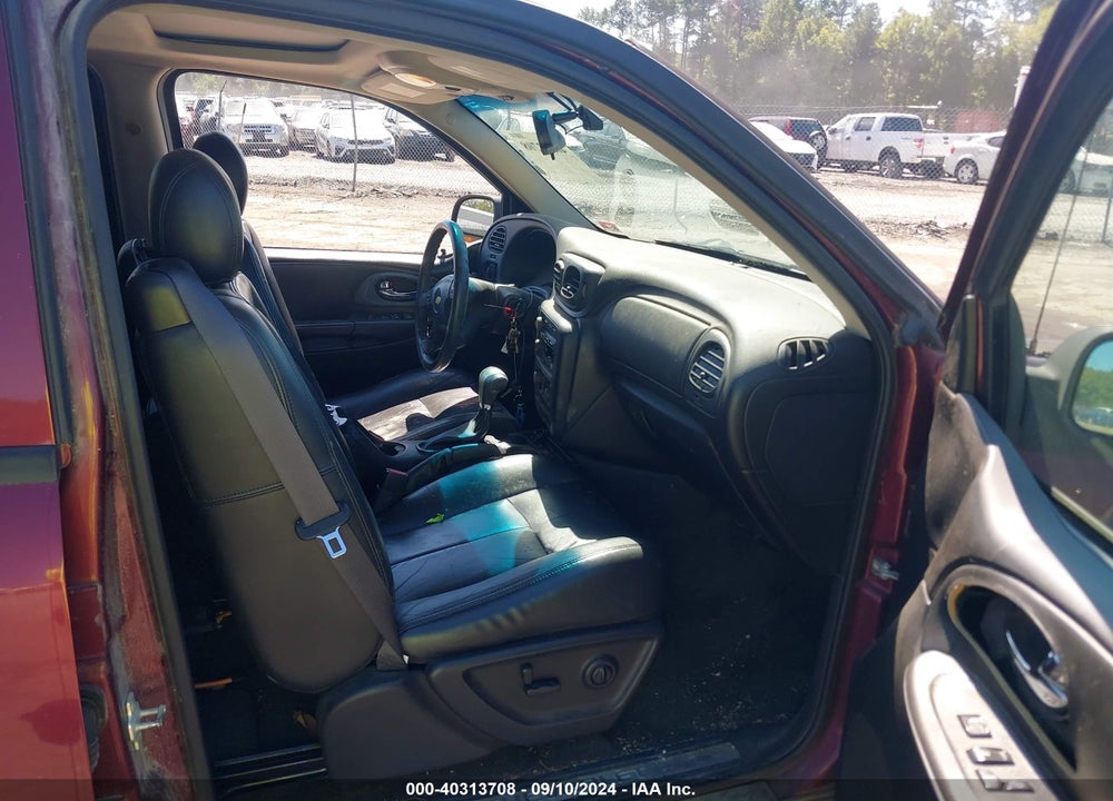 2005 CHEVROLET TRAILBLAZER LT VIN: 1GNDT13S352193680