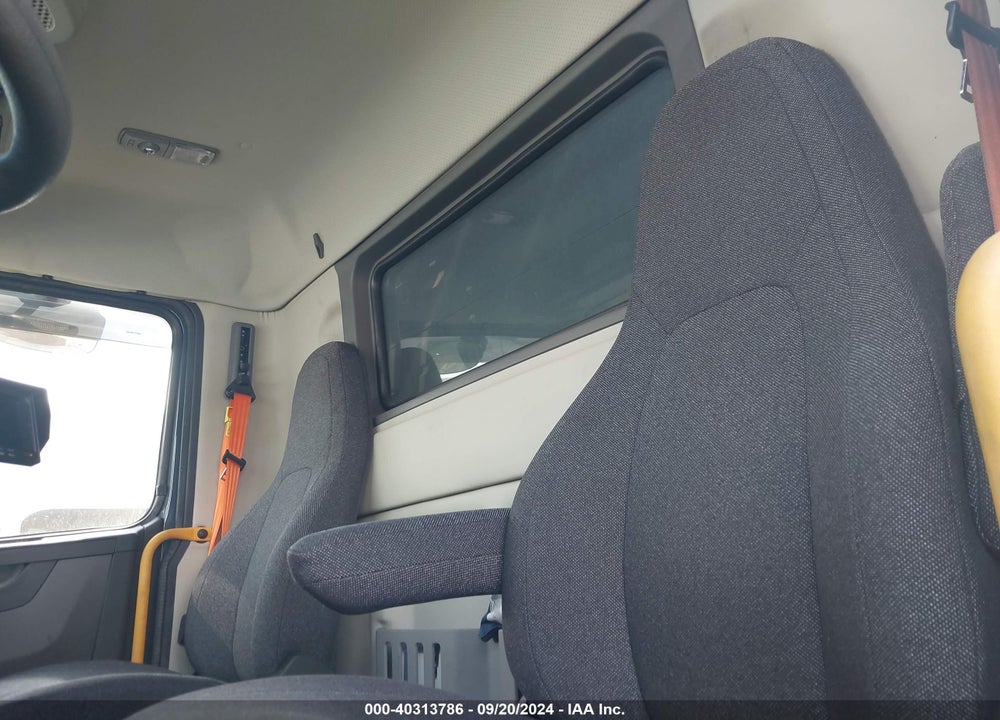 2022 VOLVO VNL VIN: 4V4NC9UG3NN318430