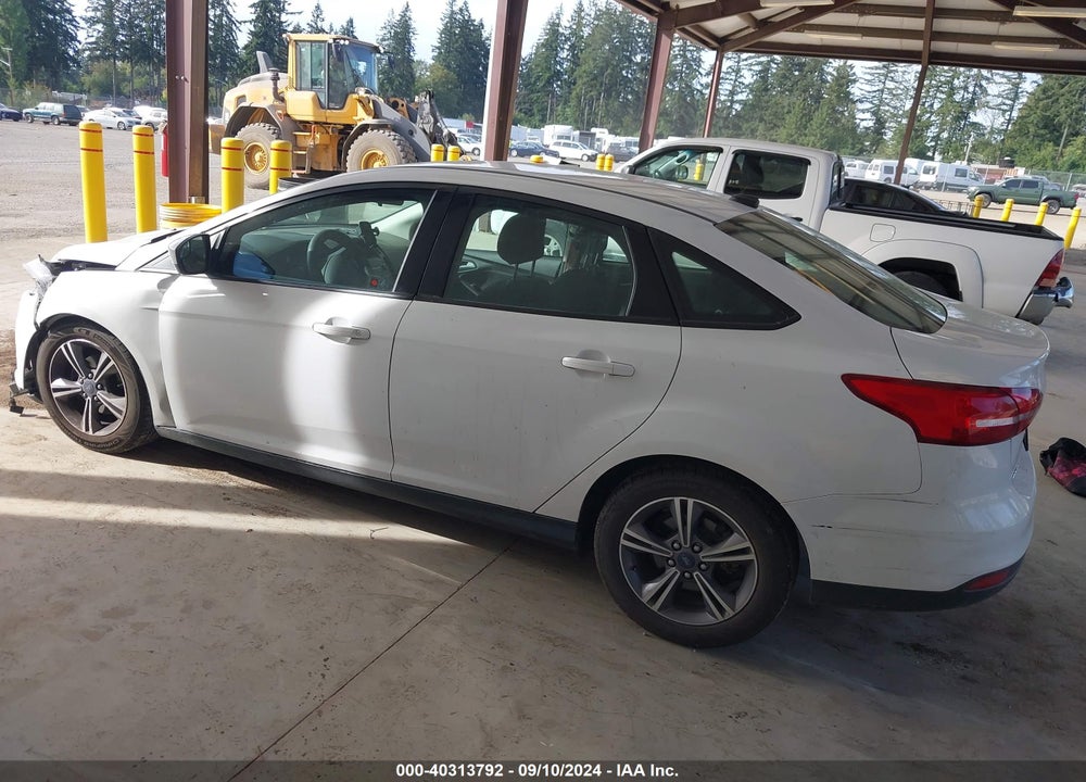 2018 FORD FOCUS SE VIN: 1FADP3FE0JL241564