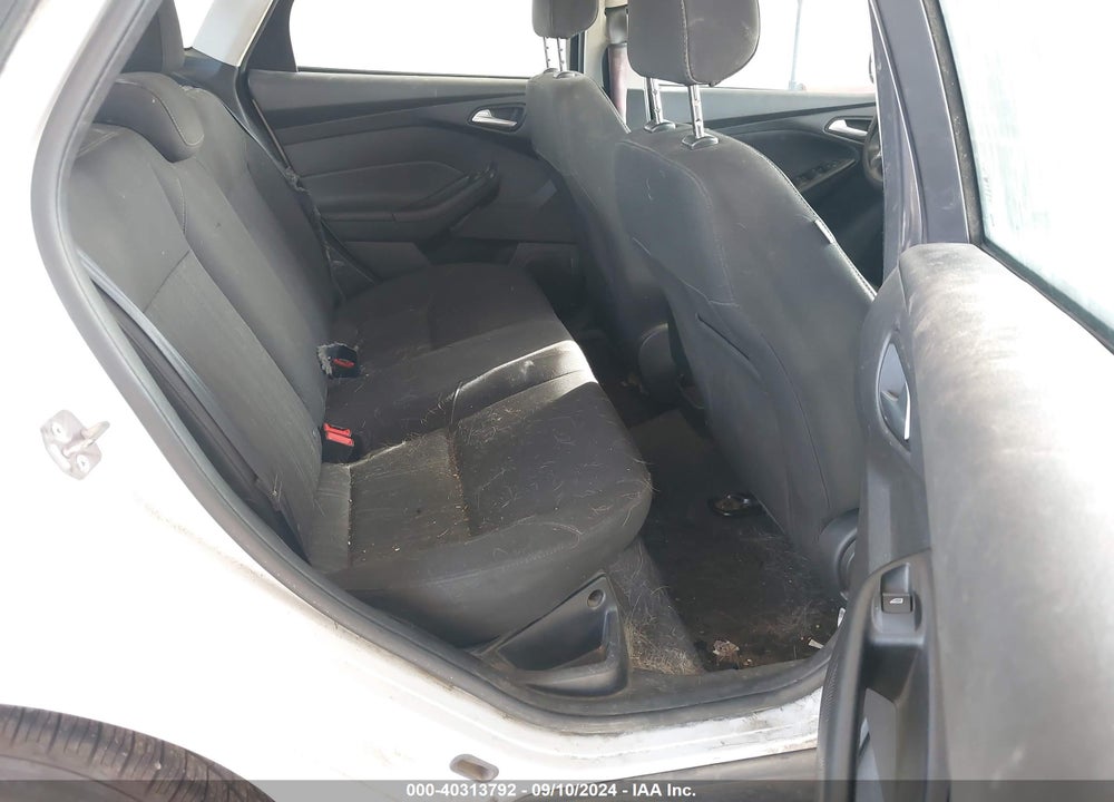 2018 FORD FOCUS SE VIN: 1FADP3FE0JL241564