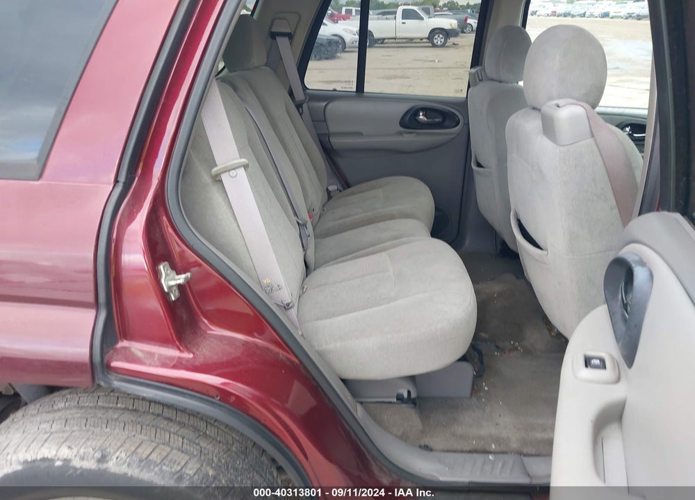 2005 CHEVROLET TRAILBLAZER LS VIN: 1GNDT13S252173369
