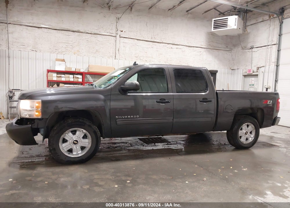 2011 CHEVROLET SILVERADO 1500 LT VIN: 3GCPKSE32BG158782