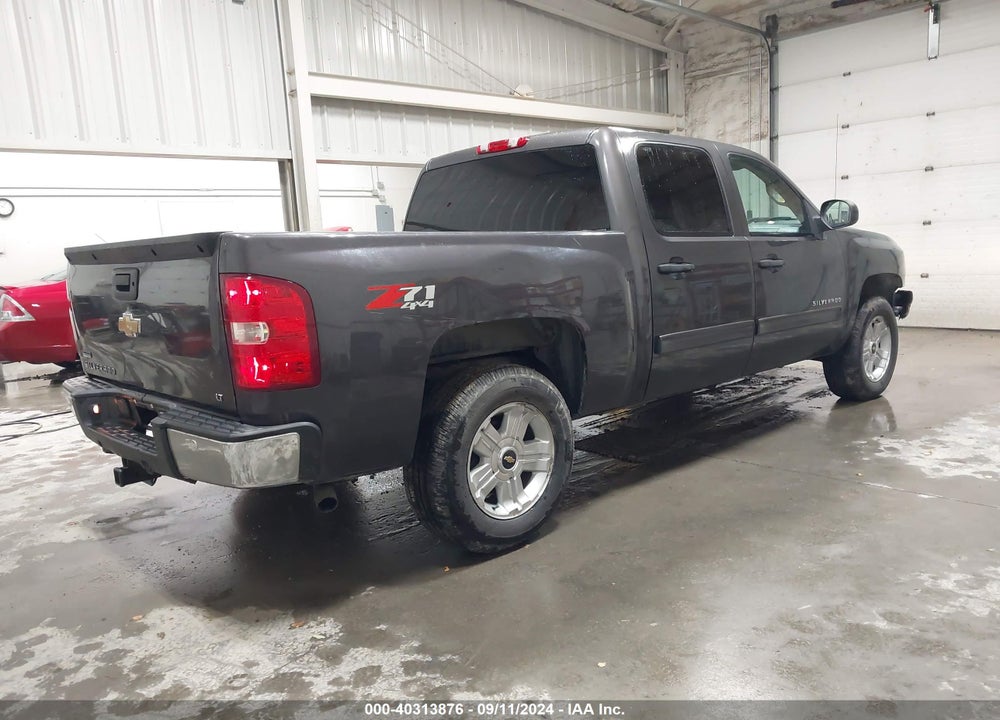 2011 CHEVROLET SILVERADO 1500 LT VIN: 3GCPKSE32BG158782