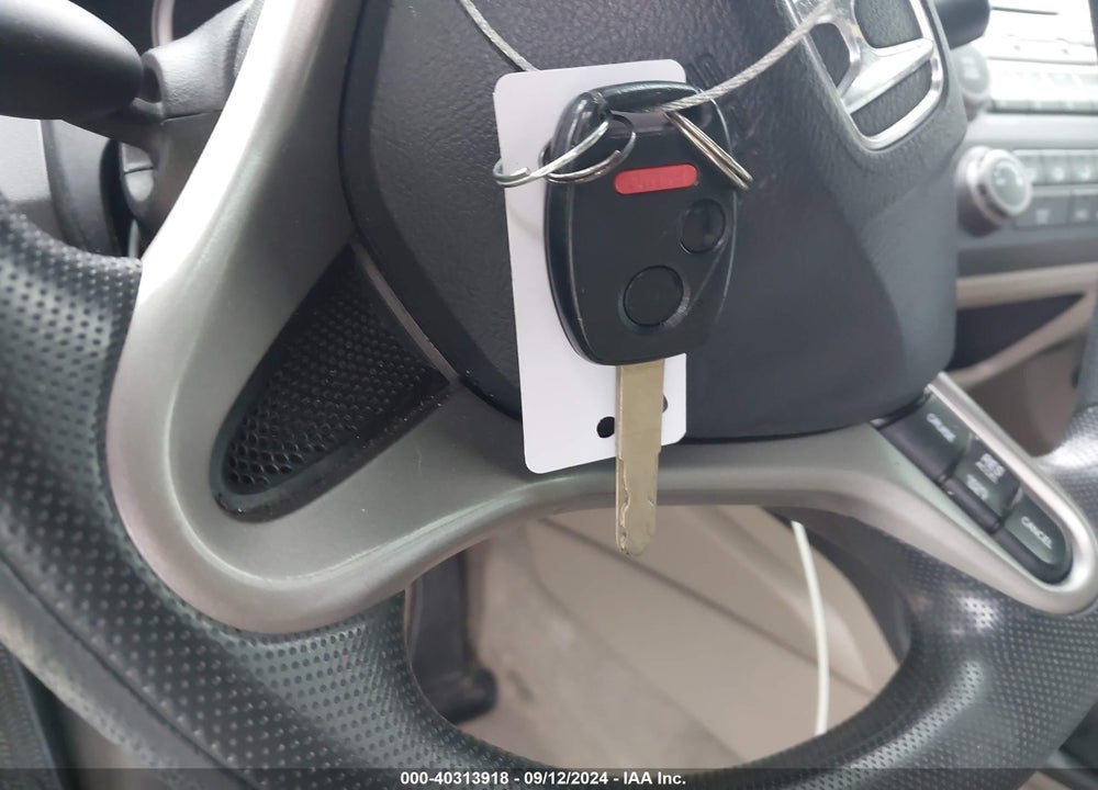 2010 HONDA CIVIC LX VIN: 19XFA1F50AE031287