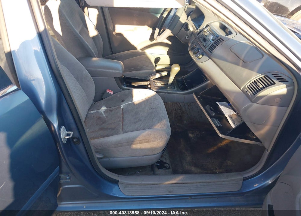 2004 TOYOTA CAMRY LE VIN: 4T1BE32K04U921770