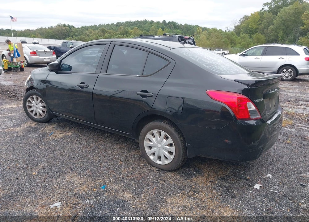 2018 NISSAN VERSA 1.6 S+ VIN: 3N1CN7AP1JL830156