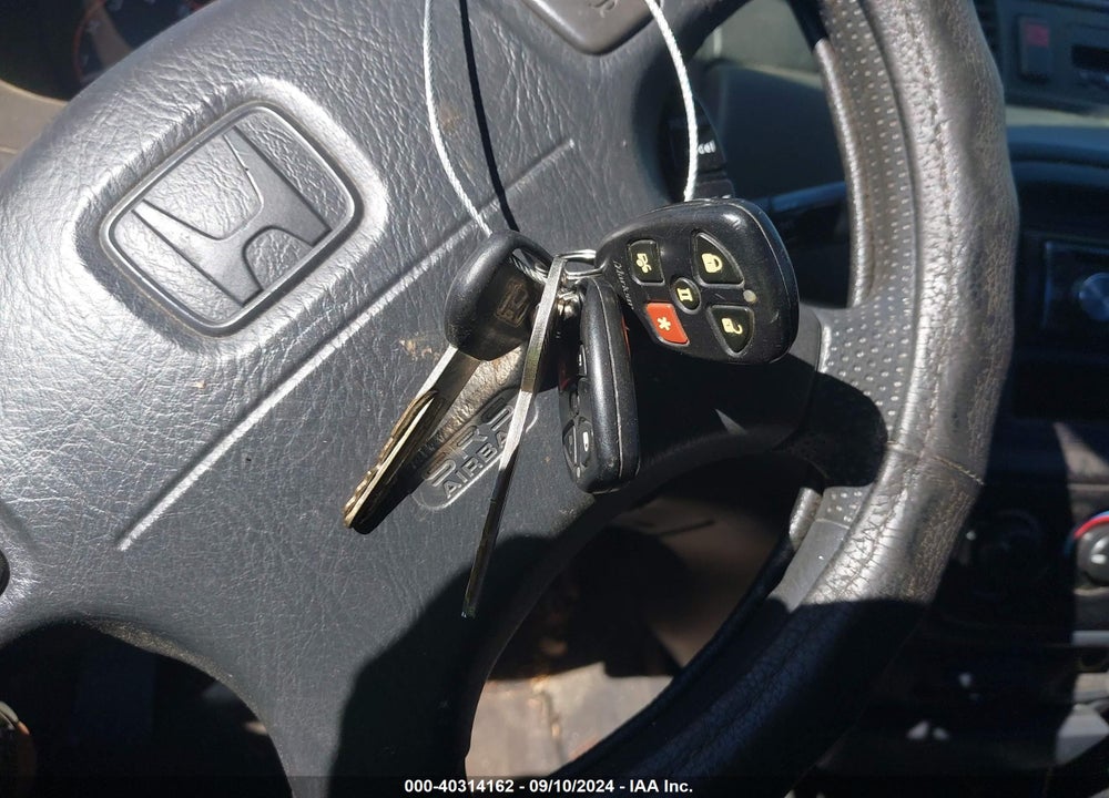 1999 HONDA CR-V EX VIN: JHLRD1763XC073323