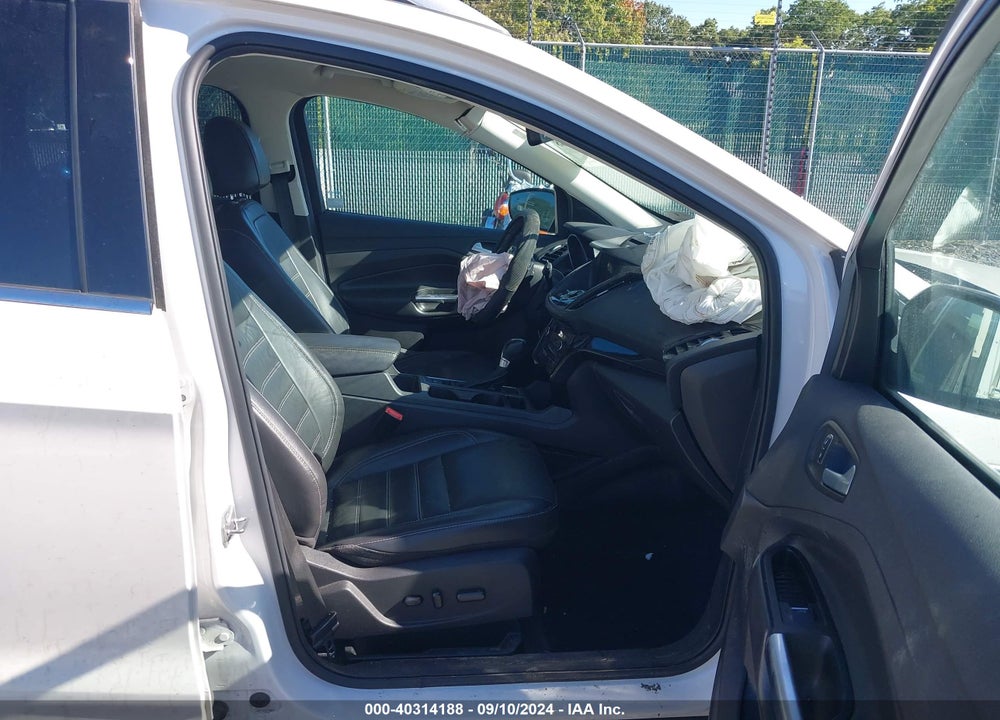 2017 FORD ESCAPE TITANIUM VIN: 1FMCU9J9XHUE90305