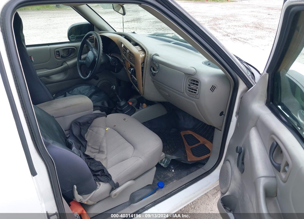 2003 CHEVROLET S-10 VIN: 1GCCS14H238142871