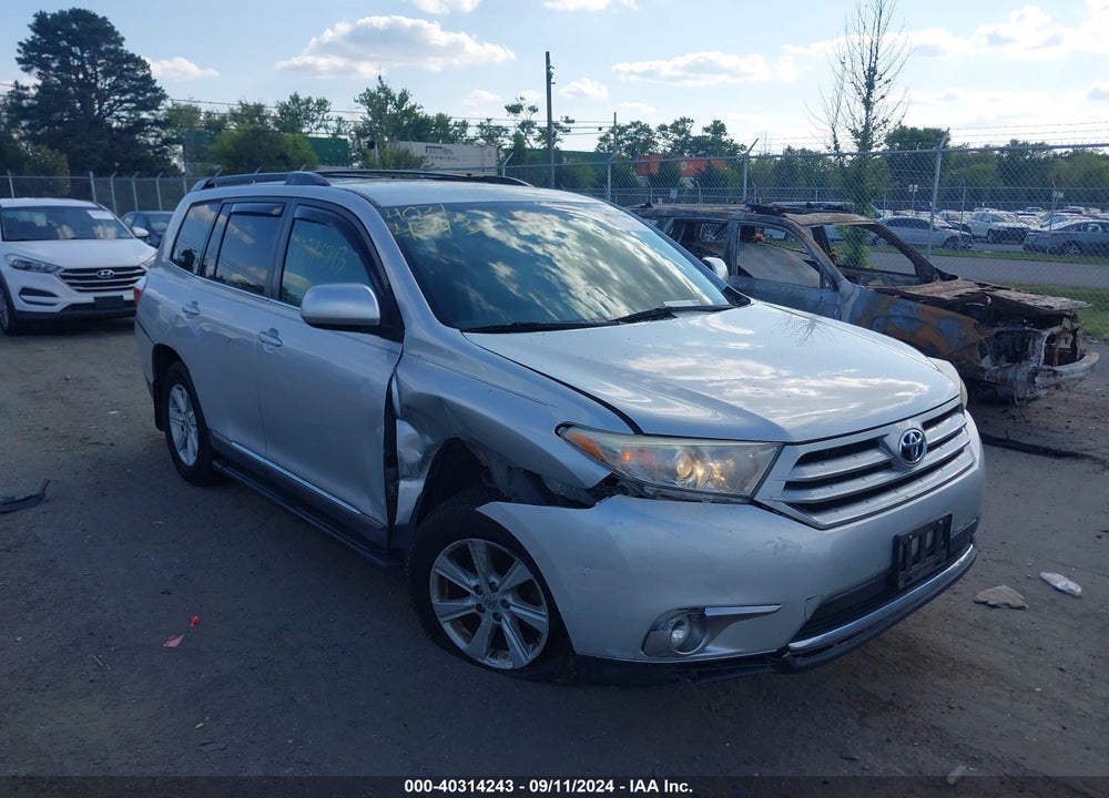 2013 TOYOTA HIGHLANDER BASE PLUS V6 VIN: 5TDBK3EH7DS192992