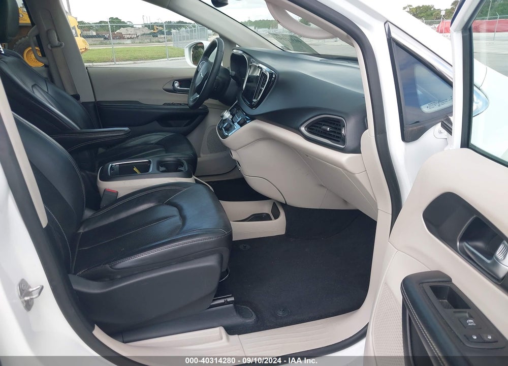 2022 CHRYSLER PACIFICA TOURING L VIN: 2C4RC1BG9NR117927
