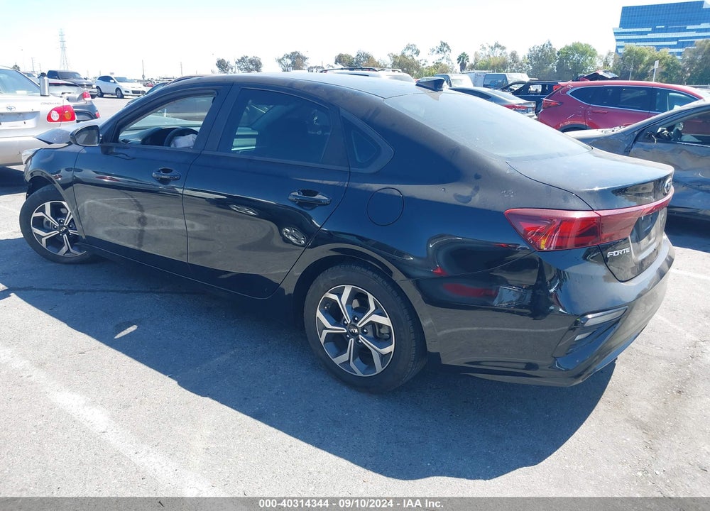 2019 KIA FORTE LXS VIN: 3KPF24AD4KE082046