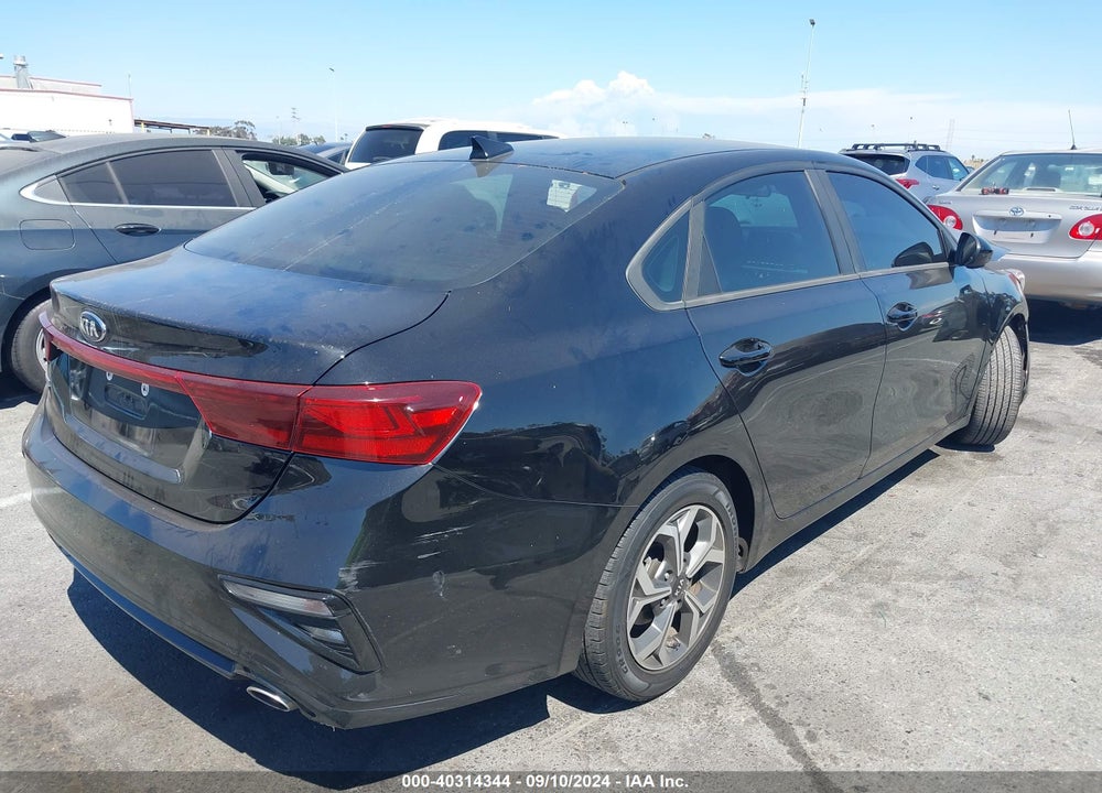 2019 KIA FORTE LXS VIN: 3KPF24AD4KE082046
