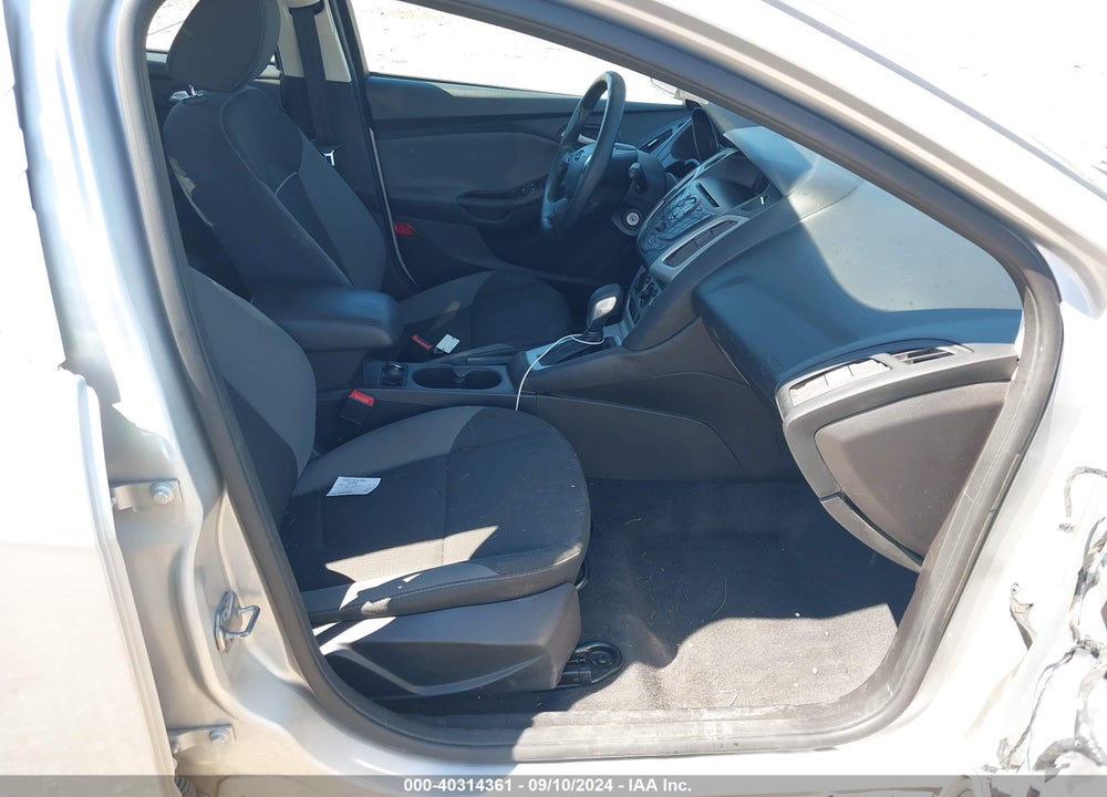 2014 FORD FOCUS SE VIN: 1FADP3K23EL419839