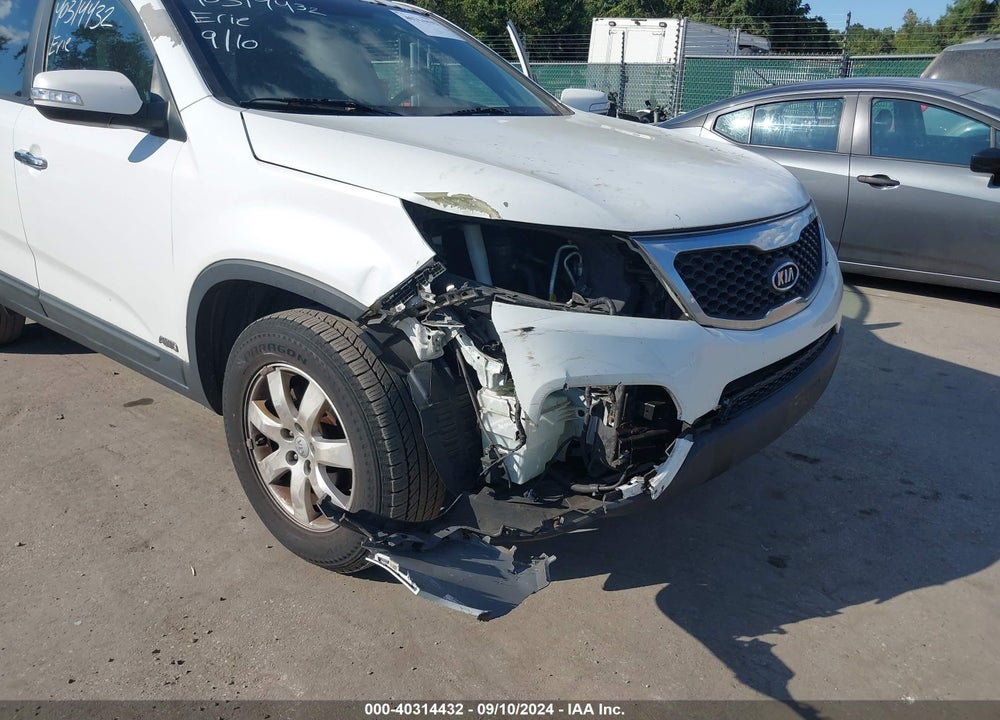 2013 KIA SORENTO LX VIN: 5XYKTDA66DG373294