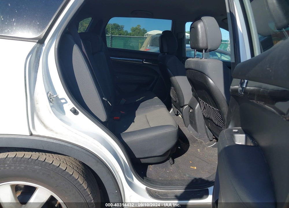 2013 KIA SORENTO LX VIN: 5XYKTDA66DG373294