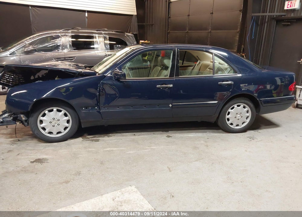 1999 MERCEDES-BENZ E 320 VIN: WDBJF65H1XA809661