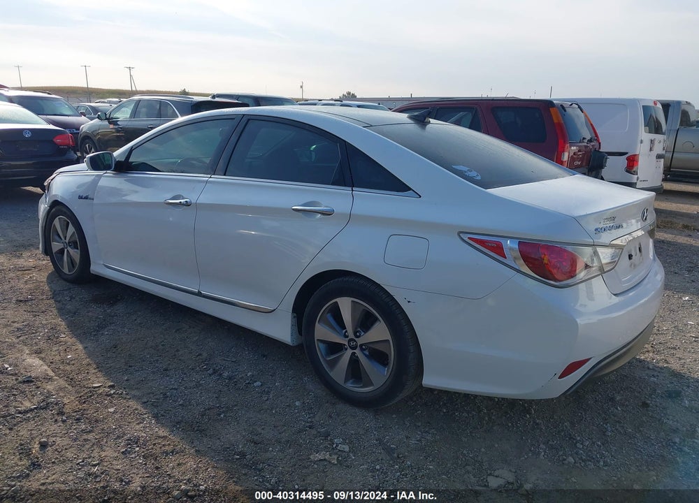 2011 HYUNDAI SONATA HYBRID VIN: KMHEC4A48BA011147