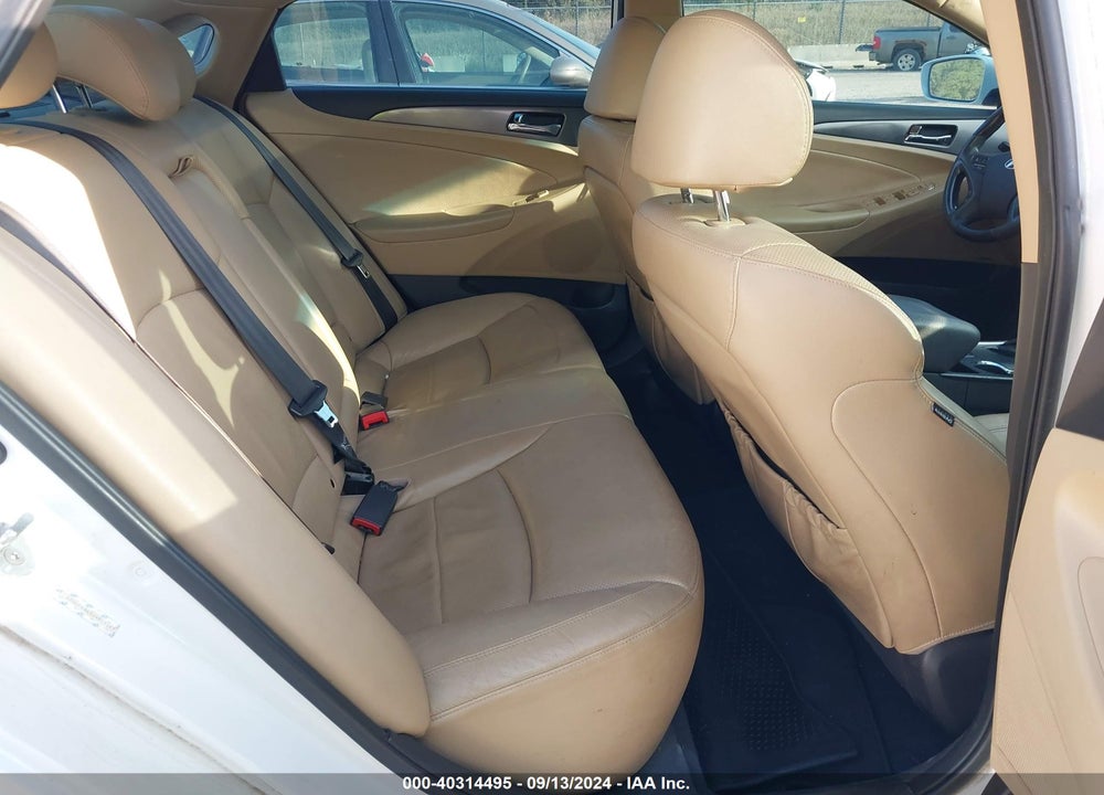 2011 HYUNDAI SONATA HYBRID VIN: KMHEC4A48BA011147