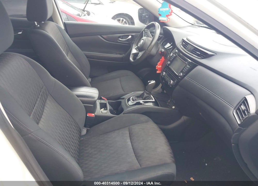 2017 NISSAN ROGUE SV VIN: 5N1AT2MV4HC828748