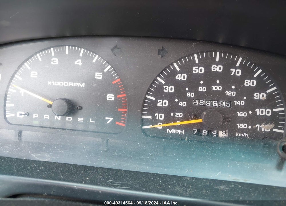 1996 TOYOTA 4RUNNER SR5 VIN: JT3HN86R9T0002136