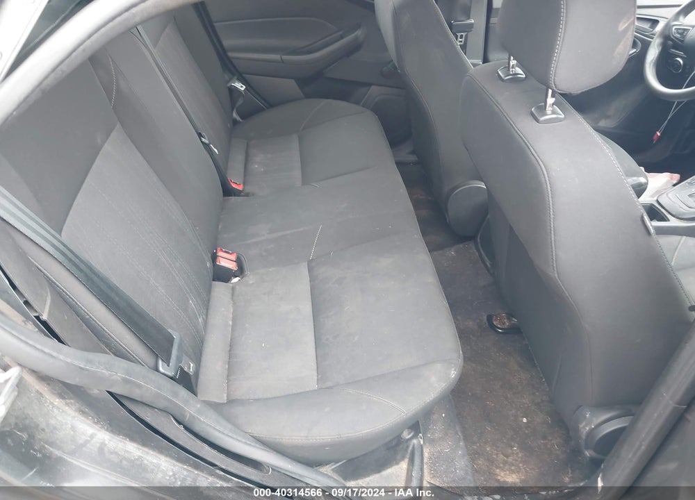 2018 FORD FOCUS S VIN: 1FADP3E24JL220482