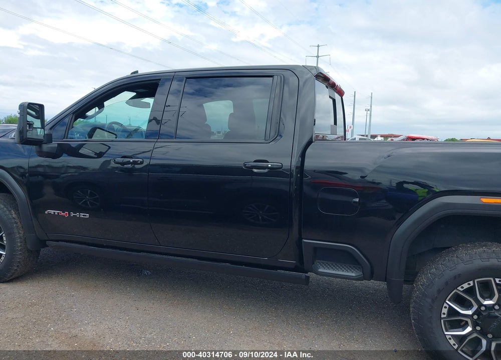 2022 GMC SIERRA 2500HD 4WD STANDARD BED AT4 VIN: 1GT49PEY8NF192366