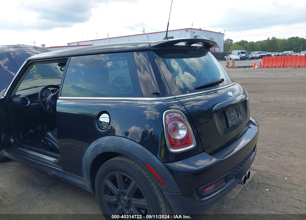 2012 MINI COOPER S VIN: WMWSV3C51CTY25340