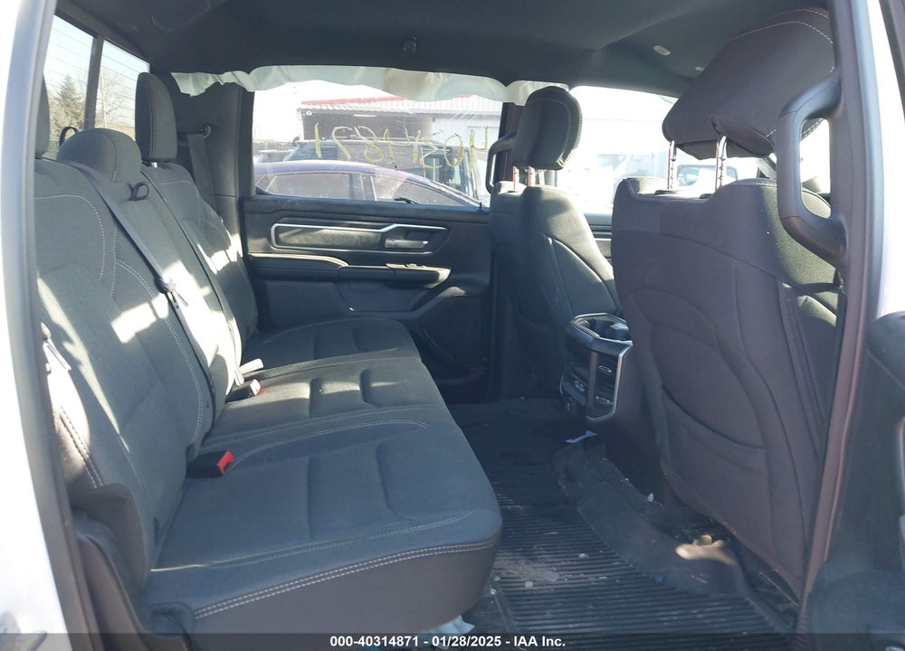 2021 RAM 1500 VIN: 1C6SRFFT8MN588992