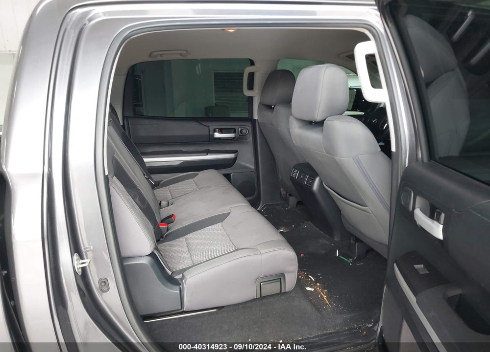 2017 TOYOTA TUNDRA SR5 5.7L V8 VIN: 5TFDW5F14HX650935