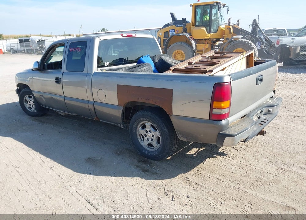 2000 CHEVROLET SILVERADO 1500 LS VIN: 2GCEC19T6Y1312114