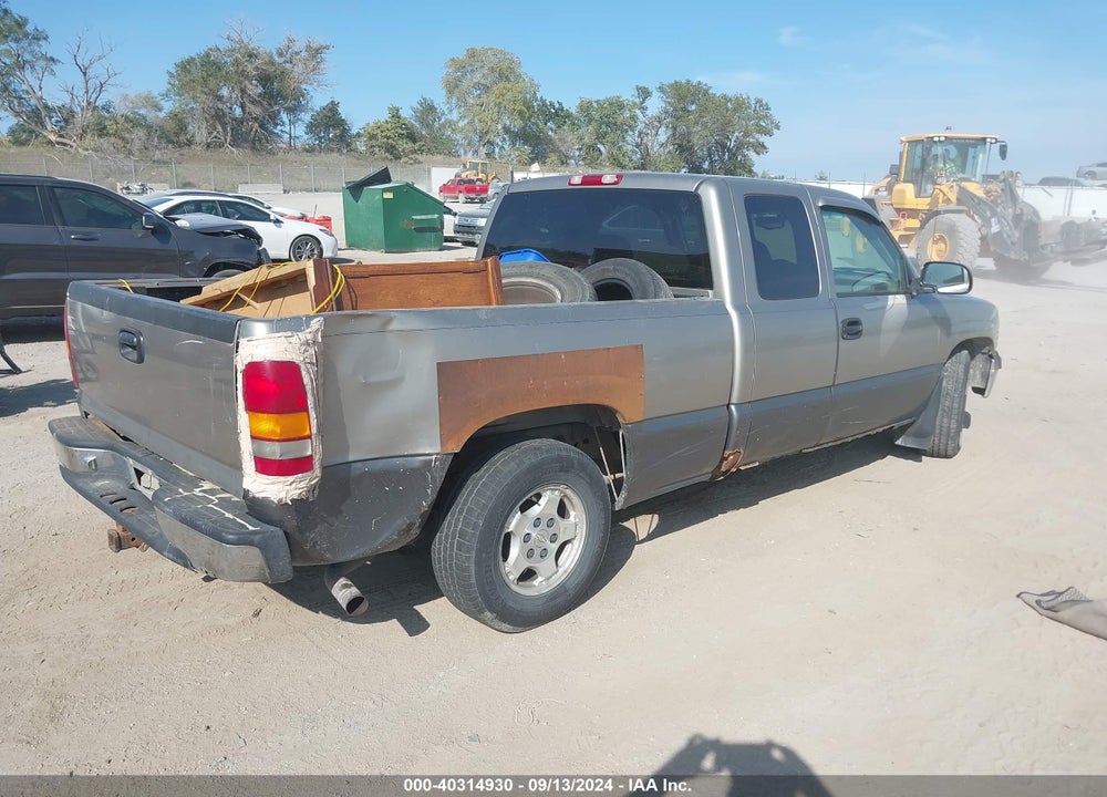 2000 CHEVROLET SILVERADO 1500 LS VIN: 2GCEC19T6Y1312114