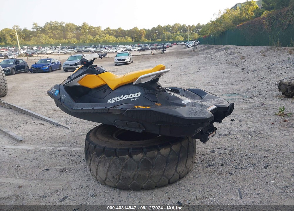 2018 SEA DOO 3UP VIN: YDV81605D818