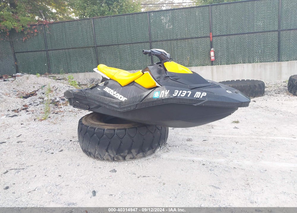 2018 SEA DOO 3UP VIN: YDV81605D818