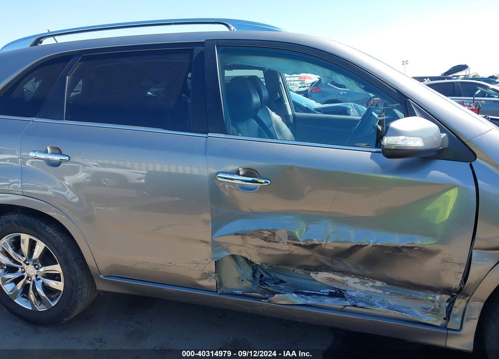 2011 KIA SORENTO SX V6 VIN: 5XYKW4A22BG159145