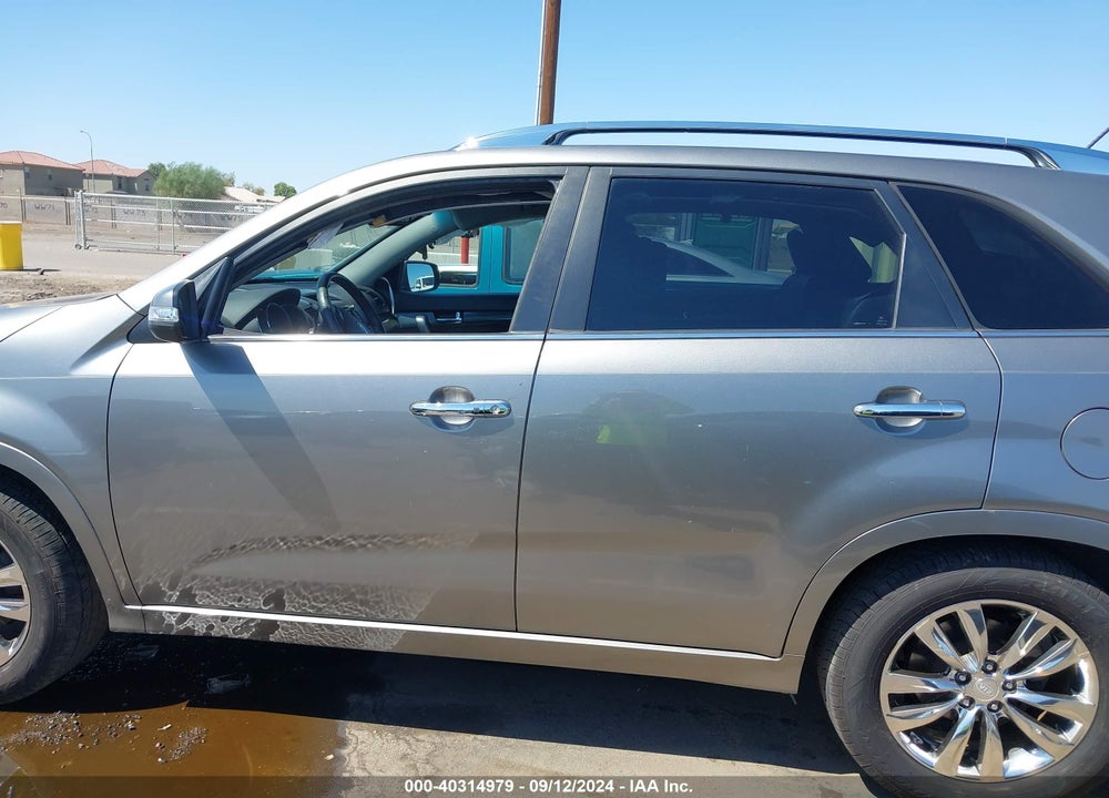 2011 KIA SORENTO SX V6 VIN: 5XYKW4A22BG159145