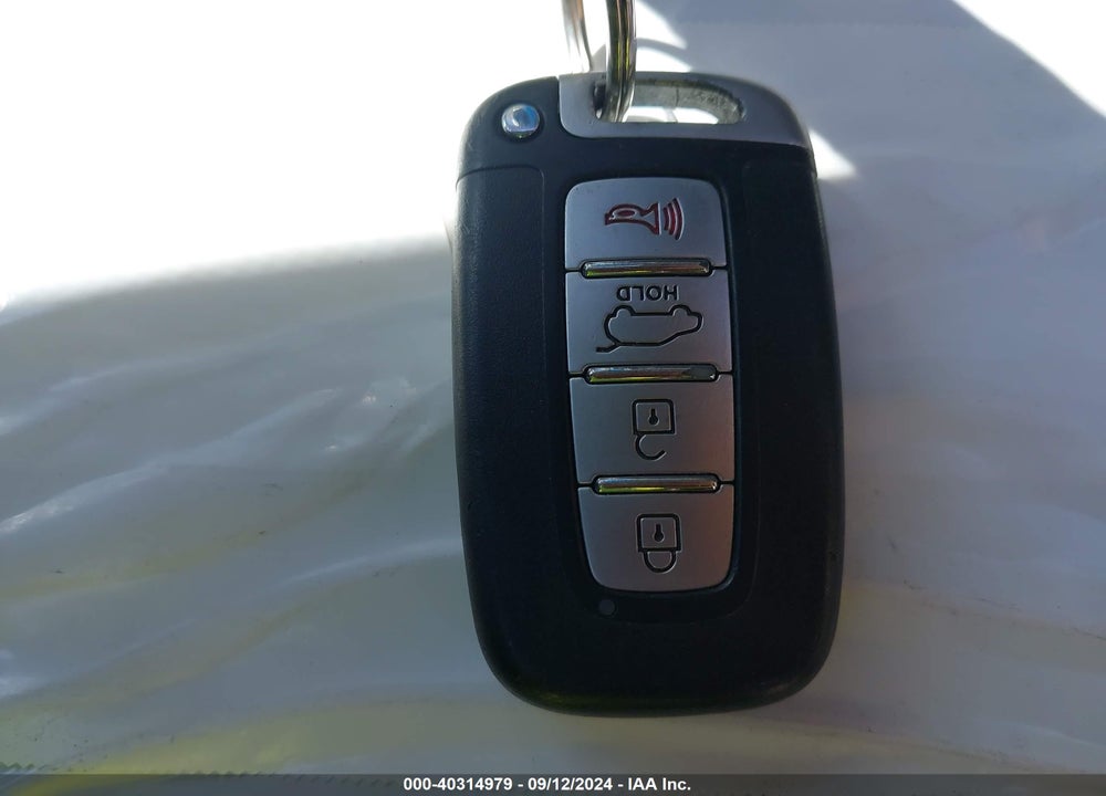 2011 KIA SORENTO SX V6 VIN: 5XYKW4A22BG159145