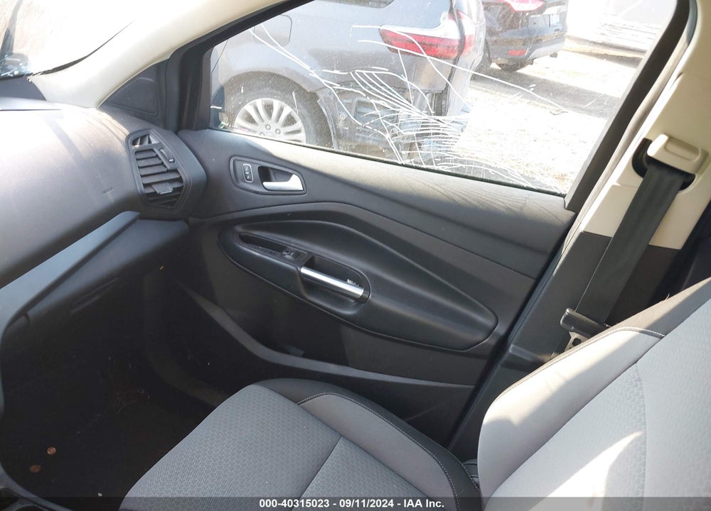 2019 FORD ESCAPE SE VIN: 1FMCU9GDXKUA98458