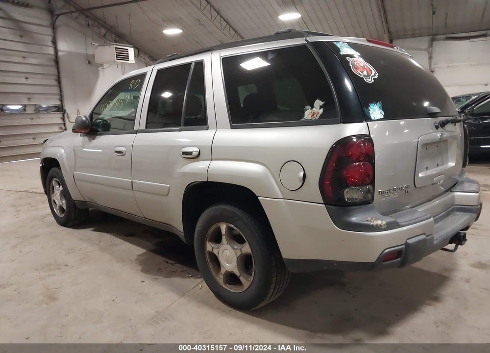 2005 CHEVROLET TRAILBLAZER LT VIN: 1GNDT13S452230350