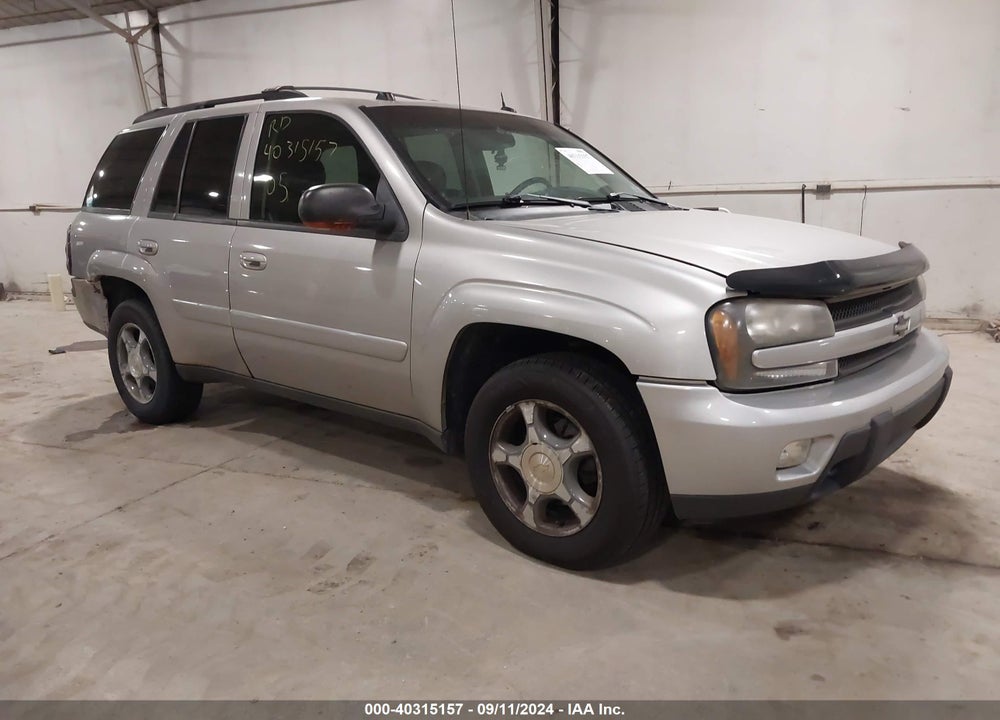 2005 CHEVROLET TRAILBLAZER LT VIN: 1GNDT13S452230350