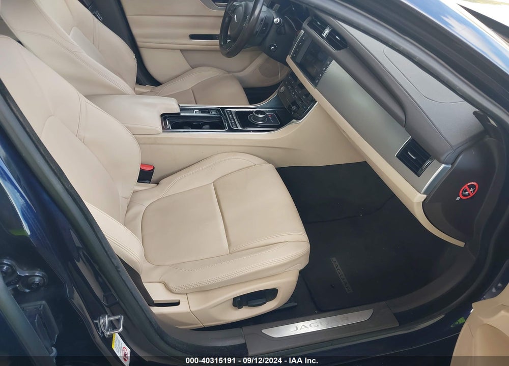 2018 JAGUAR XF 25T PREMIUM VIN: SAJBD4FX9JCY55449