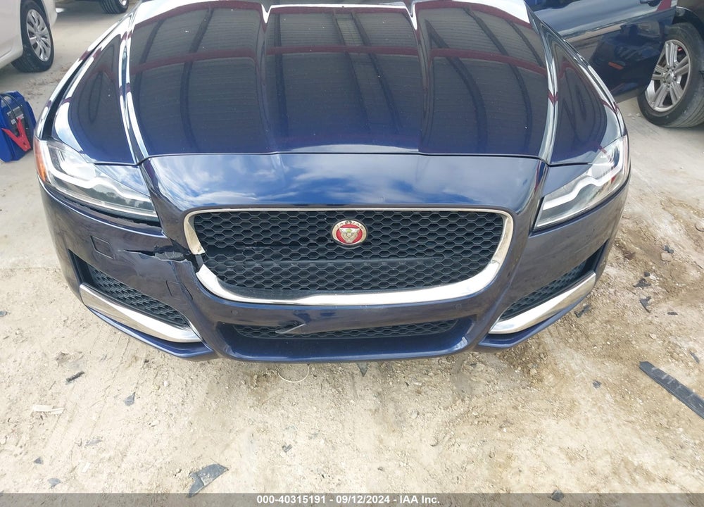 2018 JAGUAR XF 25T PREMIUM VIN: SAJBD4FX9JCY55449