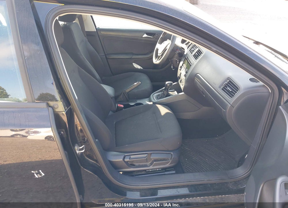 2015 VOLKSWAGEN JETTA 2.0L S VIN: 3VW2K7AJ0FM423618