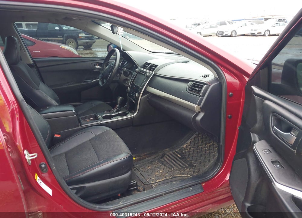 2017 TOYOTA CAMRY SE VIN: 4T1BF1FK5HU786884